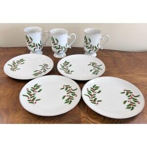 All the Trimmings Japan 4 Plates & 3 Mugs Holly Berry Gold Trimmed Vintage Lot